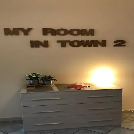 Myroom Station In Town 2 *